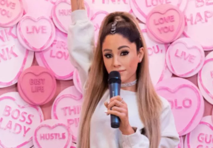 Figura de cera de Ariana Grande.  Foto: @MadameTussauds