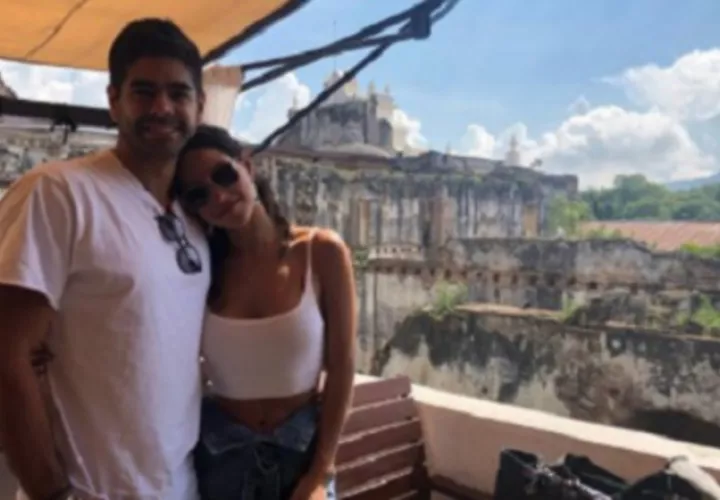 Adria Arjona y Edgardo Canales.