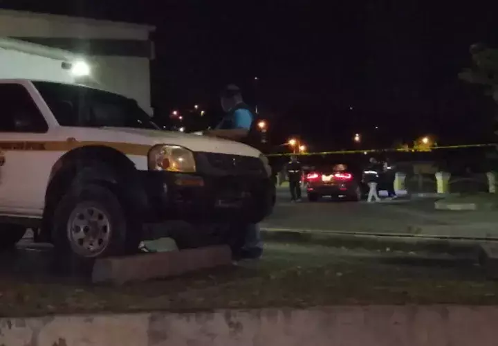 Dentro del auto, en Arraiján, fue encontrada una cantidad no determinada de dinero. Foto: Eric Montenegro.