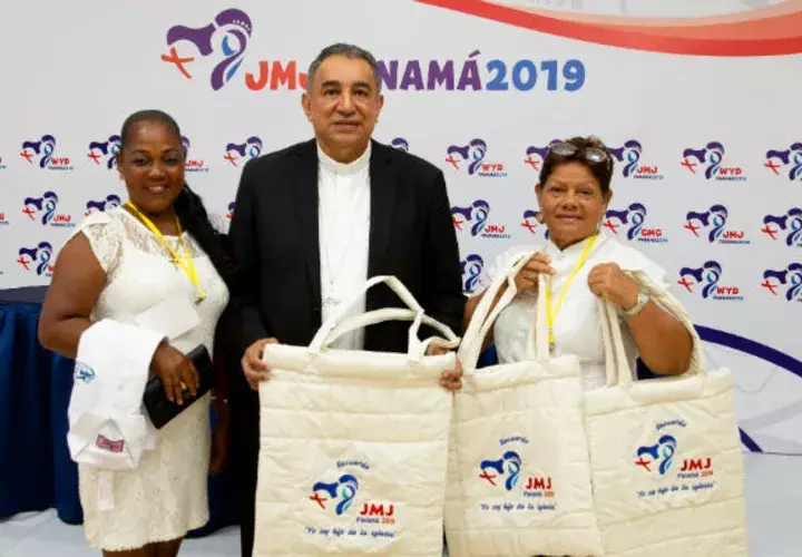 Los artesanos y sus asistentes cumplieron con un proceso de convocatoria
