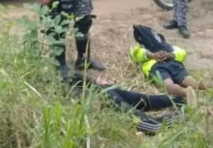 En una búsqueda rápida, se pudo dar con los sujetos y el dinero robado, en la comunidad de Río Gatún, área de la Transístmica. Foto/Diómedes Sánchez