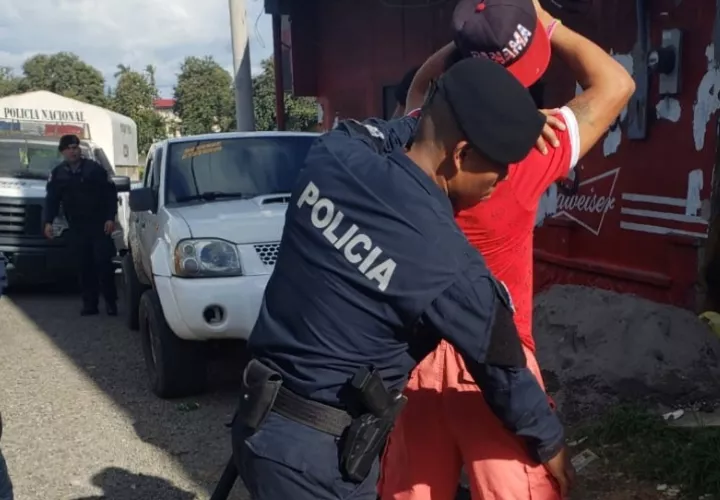 Durante la acción se pudo ubicar los teléfonos celulares y parte del dinero que había sido sustraído a las víctimas. Foto/ Mayra Madrid