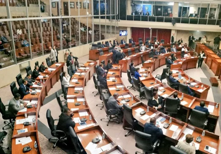 El lunes se podrían estar conformando las primeras comisiones. Foto de Twitter