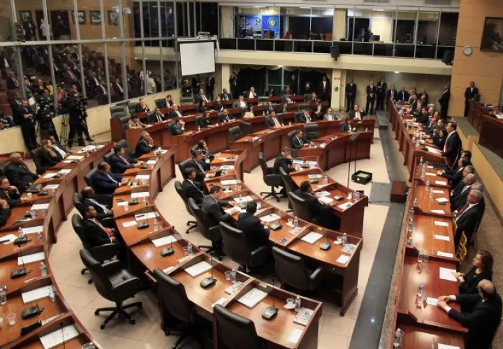 Junier Herrera, "Mayín" Correa, Hernán Delgado son algunas de las caras que vuelven a la Asamblea Nacional.