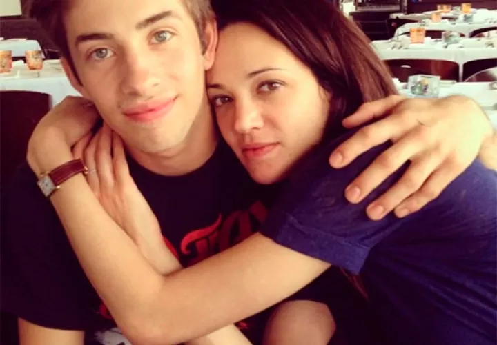 Asia Argento asegura que Jimmy Bennett inició la relación sexual.