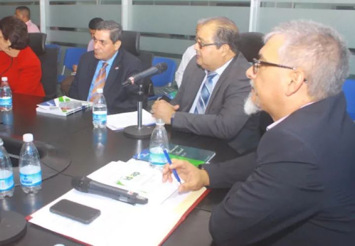 Funcionarios de Aupsa indicaron que la institución ha cumplido con su responsabilidad en materia fitosanitaria y la salud de los consumidores. Foto/Asamblea