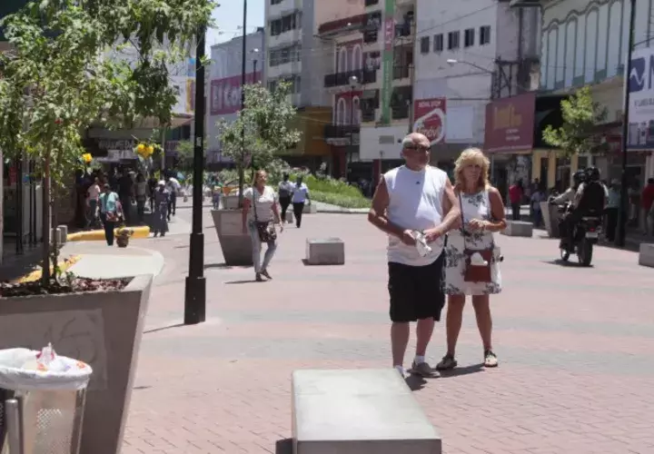 La Peatonal de la Avenida Central. 