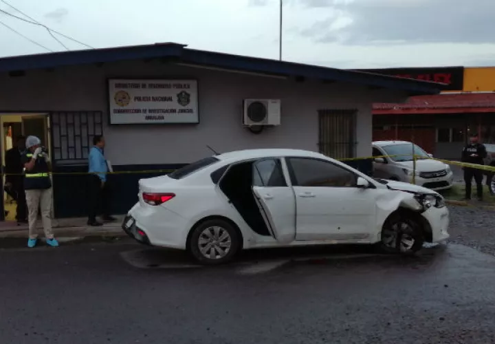 Seis impactos de bala recibió este vehículo. Foto: Eric A. Montenegro.