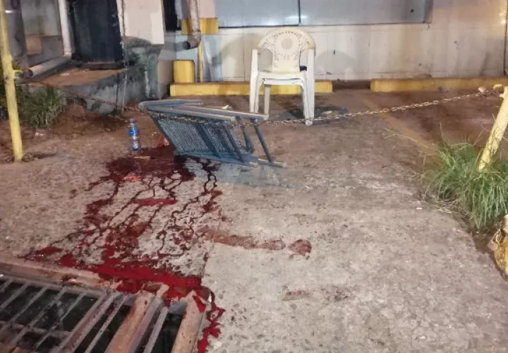 En el sitio del incidente quedó un charco de sangre. Foto: Eric A. Montenegro.