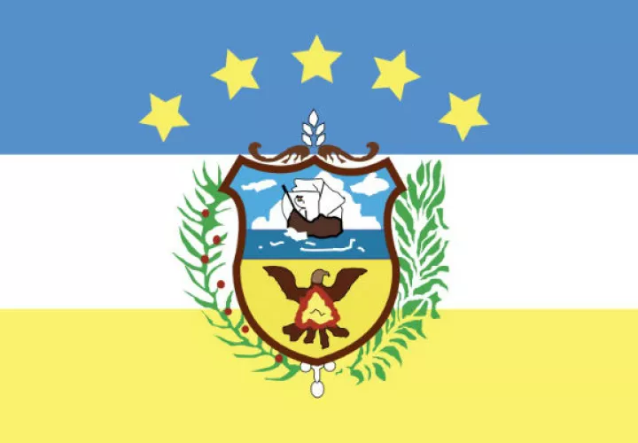 Actual bandera de la provincia de Colón. Foto: Diómedes Sánchez S. 