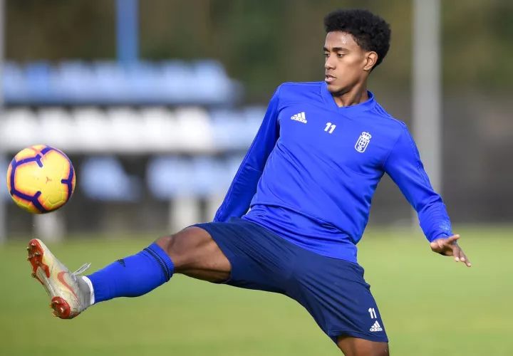 Edgar Yoel Bárcenas. Foto: @RealOviedo