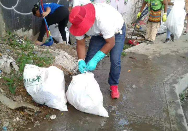Operativo de limpieza en San Miguelito.
