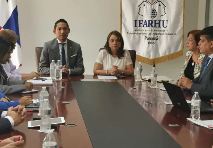 La primera reunión de la mesa de trabajo entre autoridades. Foto de cortesía