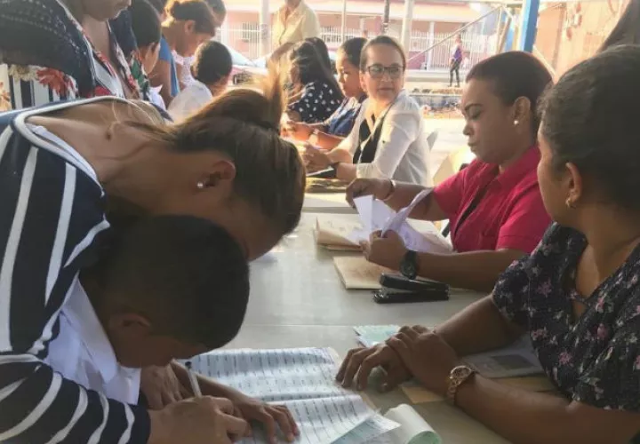 El Ifarhu se prepara para hacer el primer pago de la beca general de concurso del calendario escolar 2019. 