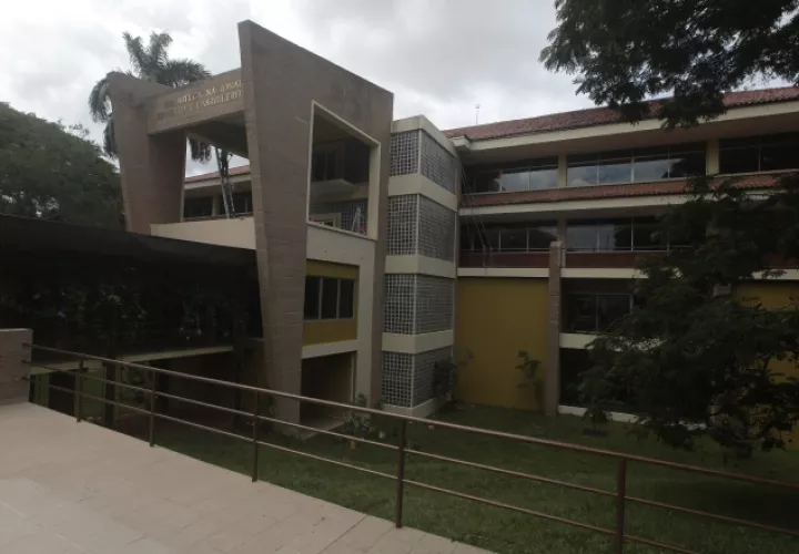Biblioteca Nacional Ernesto J. Castillero celebra su LXXVII Aniversario este mes. Panamá América.