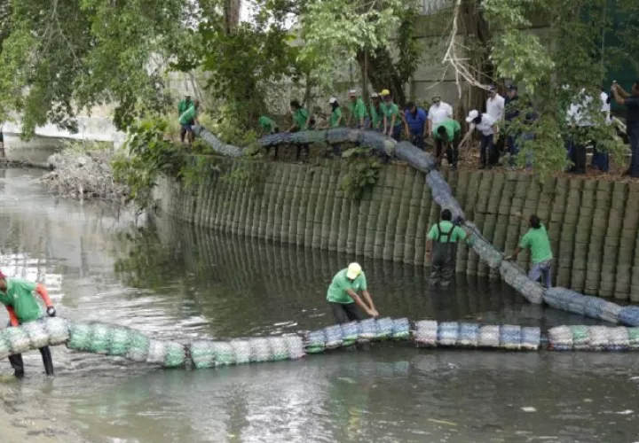 Biobarrera de basura. 
