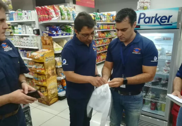 De incurrir en esta falta la Acodeco tiene la obligación de aplicar multas a los comercios que oscilan entre los 100 a 300 dólares. Foto/Cortesía Acodeco