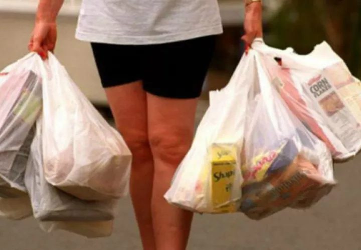 Las tiendas y minisuper no están dando las bolsas y ellos no están obligados, dijo el administrador de la Acodeco. Foto/Archivo