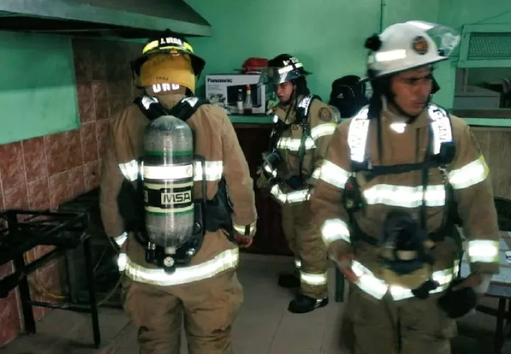 El Cuerpo de Bomberos es el ente encargado de fiscalizar el tema de seguridad en los edificios.