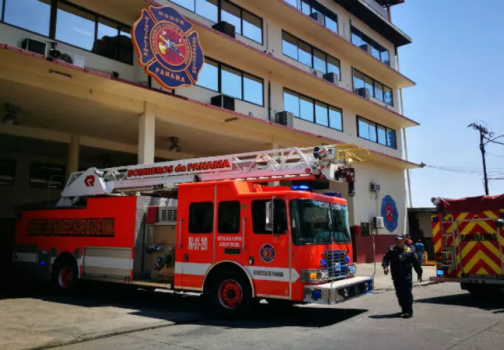 Mujer salva su vida tras caer de edificio. Foto/Ilustrativa