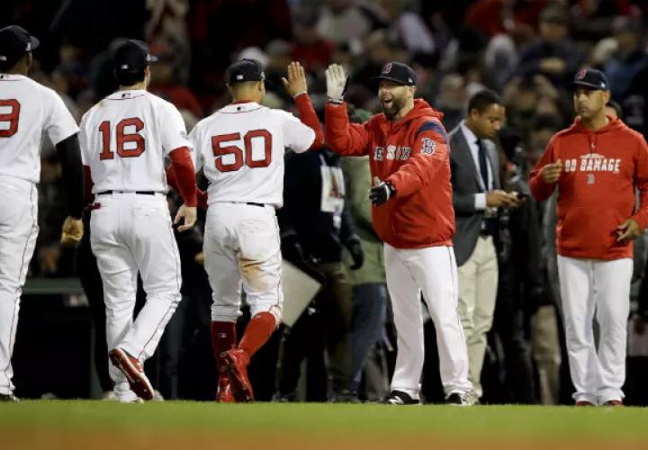 Jugadores de Boston festejan el triunfo. Foto:AP