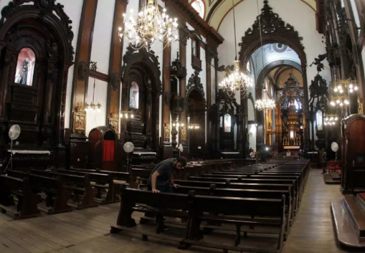 El ataque ocurrió justo al término de la misa de mediodía dentro de la Catedral Metropolitana de Campinas en Brasil. EFE