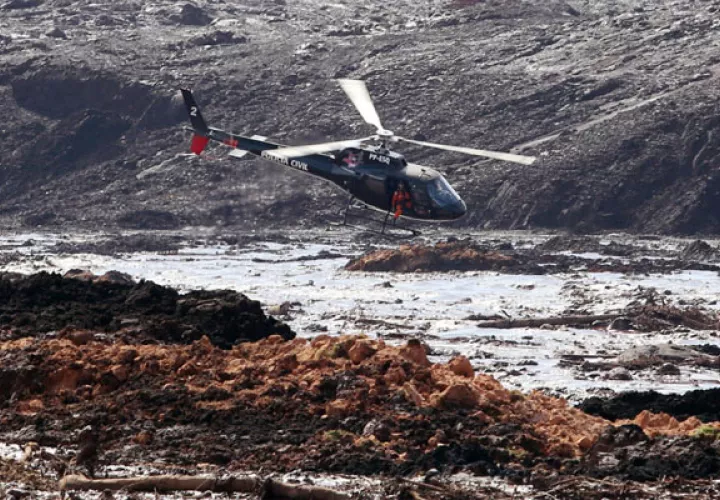 Vista del desastre causado por la rotura de una represa que contenía residuos minerales de la compañía Vale, la mayor productora mundial de hierro. FOTO/EFE