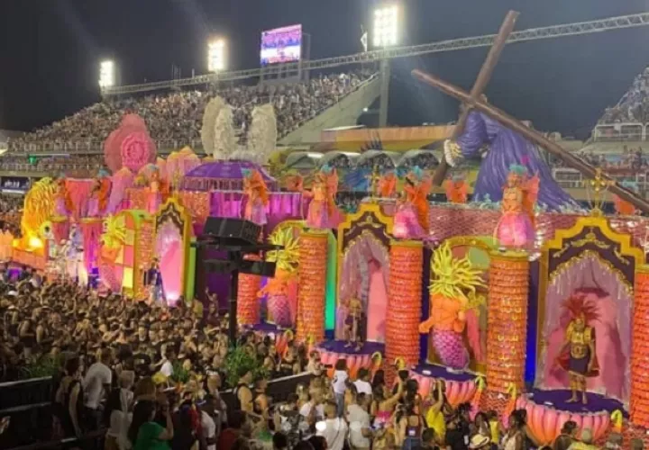 Imagen del desfile. Foto: Instagram de Estácio de Sá