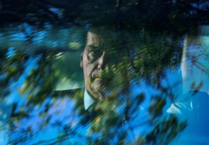 El futuro mandatario viajó a las instalaciones el sábado acompañado por su hijo Carlos, uno de sus principales consejeros durante la carrera presidencial, mientras que su esposa, Michelle Bolsonaro, y su hija pequeña llegarán este mismo lunes.