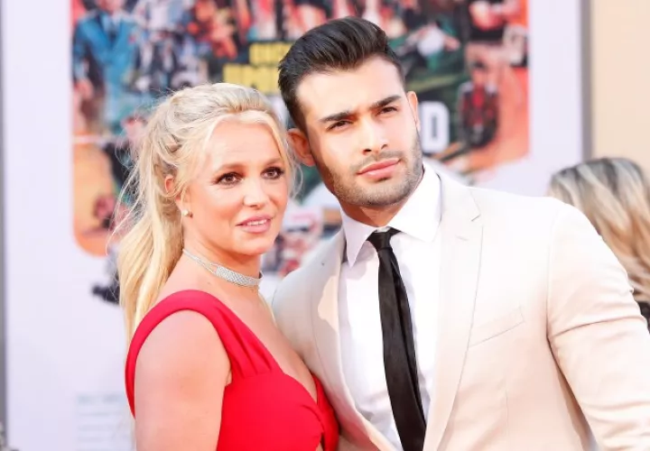 Britney Spears junto a su novio Sam Asghari.  EFE