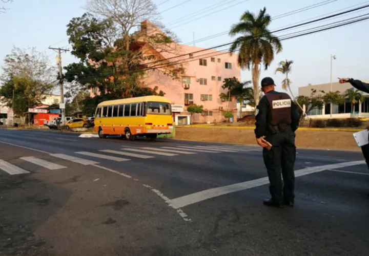 Las autoridades competentes llevan a cabo las investigaciones de este accidente de tránsito. Foto/Eric Montenegro
