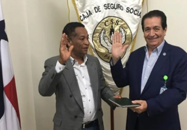 Abel  Vergara Cárdenas (izq.) en su juramentación. Cortesía