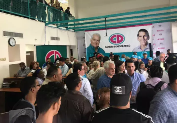 Expresidente Ricardo Martinelli es postulado como candidato a la Alcaldía de Panamá por Cambio Democrático. Foto: Panamá América.