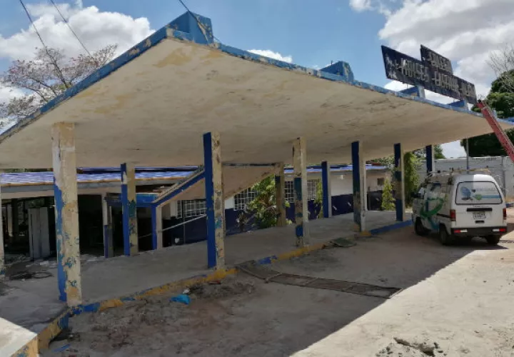 El colegio Moisés Castillo Ocaña está en reparación por lo que las mesas de votación serán reubicadas. Foto: Eric A. Montenegro.