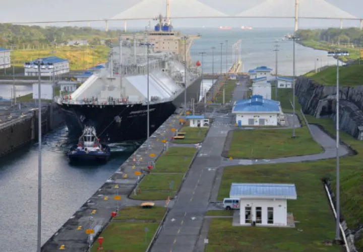 Con cuatro semanas de anticipación las autoridades informan a los clientes el nivel. Foto: Canal de Panamá.