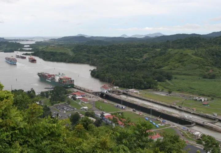 Los lagos del Canal de Panamá están también  afectados por la falta de lluvias. Archivo