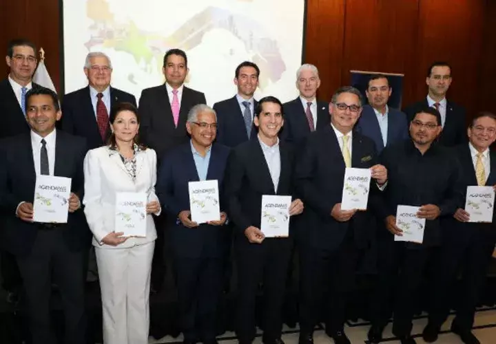 Cámara de Comercio presentó Agenda País 2019-2024 a los siete candidatos presidenciales. Foto/Archivos