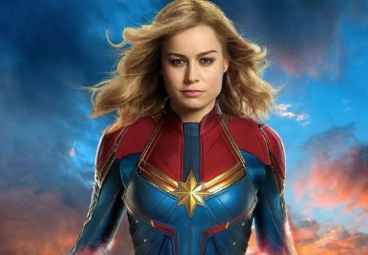 La historia sigue a Carol Danvers,  quien se convierte en una de las heroínas más poderosas. 