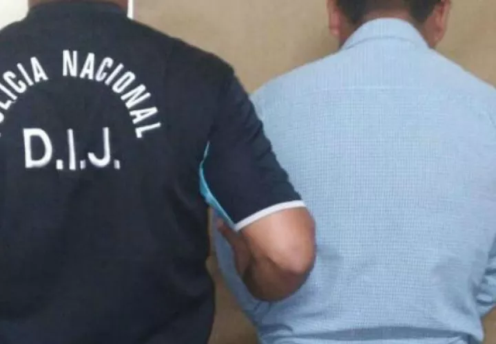 Durante el acuerdo de pena el docente aceptó su responsabilidad en los hechos y acordó cumplir la pena de 90 meses de prisión en presencia de su defensa y avalado por un tribunal de juicio.