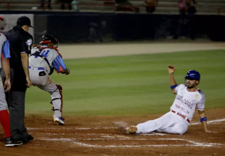 Javier Guerra (der.) ha tenido buen torneo. Foto:EFE
