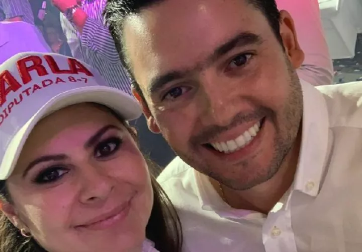 Carla García (izq.) junto al vicepresidente Gaby Carrizo. Foto: Cortesía