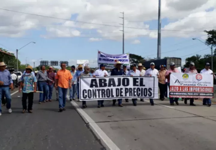 Varias protestas ya han realizado los productores. Foto: Thays Domínguez.
