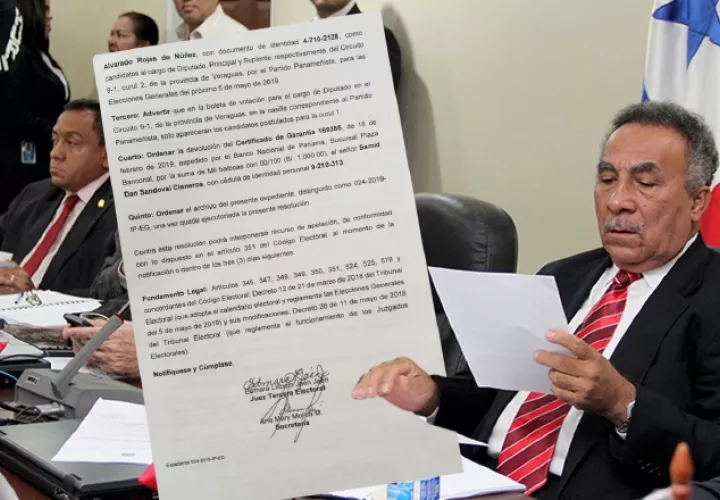 Fallo firmado por la juez tercera electoral. Imagen de Adiel Bonilla