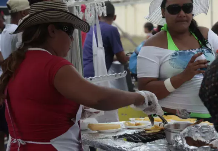 Unas 366 personas  se inscribieron para participar de la tómbola que se realizó en el Centro de Convenciones ATLAPA.