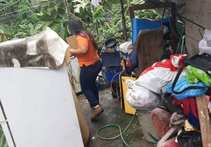 Las casas resultaron inundadas debido a la obstrucción de una quebrada cercana, en Pedregal.