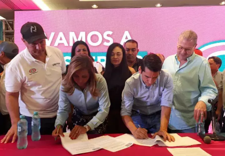 Rómulo Roux suma al partido Alianza. Foto: Víctor Arosemena