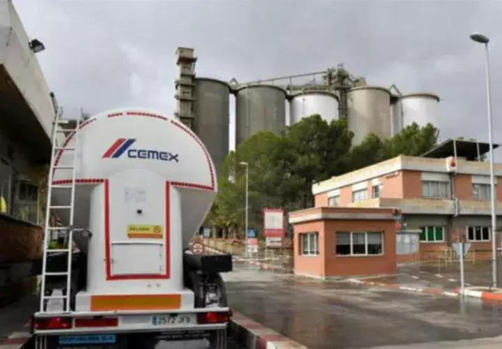 Vista general de la cementera Cemex en el municipio almeriense de Gador.  Foto:EFE/Archivo