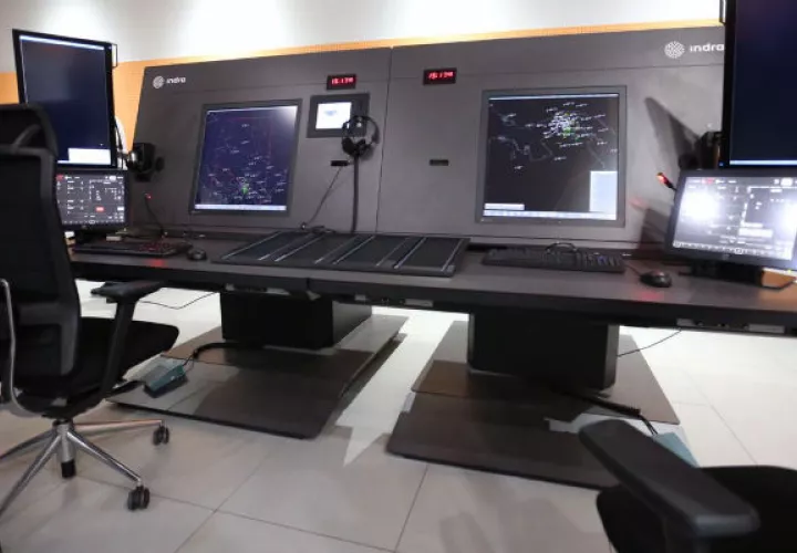 El nuevo centro de Control de Tránsito Aéreo Alterno permite desdoblar el control de aproximación y ruta para absolver mayor tráfico. Foto/Cortesía
