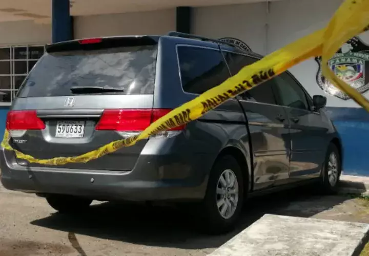 Vehículo utilizado para privar de libertad a comerciante. Foto: Eric A. Montenegro. 