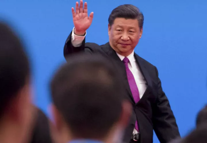 Xi se comprometió a promover altos estándares financieros y medioambientales. Foto/AP
